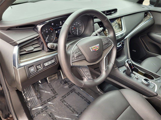 Certified 2022 Cadillac XT5 Sportv w/ LPO, ONYX Package image 20