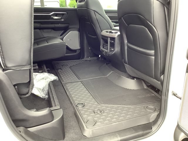 New 2026 RAM 1500 Laramie AWD/4WD image 39
