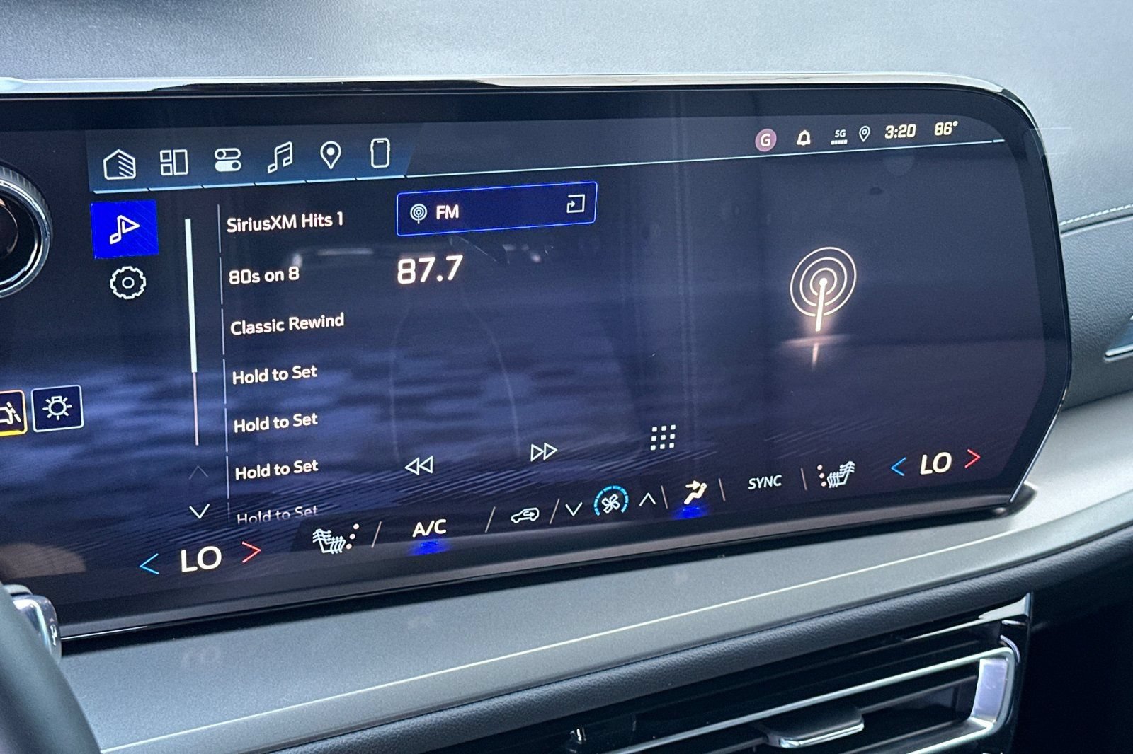 New 2026 Chevrolet Traverse LT w/ Enhanced Driving Package FWD image 19