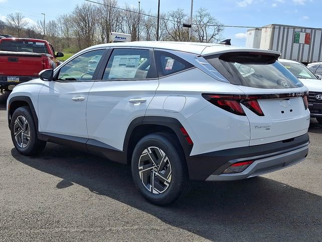 New 2026 Hyundai Tucson Blue SE image 3