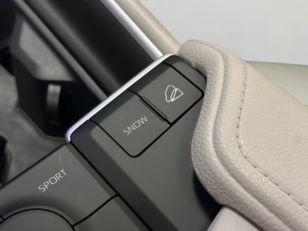 Used 2024 Toyota Grand Highlander XLE image 39