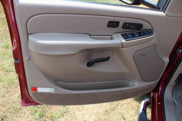 Used 2004 Chevrolet Silverado 2500 LT AWD/4WD image 31