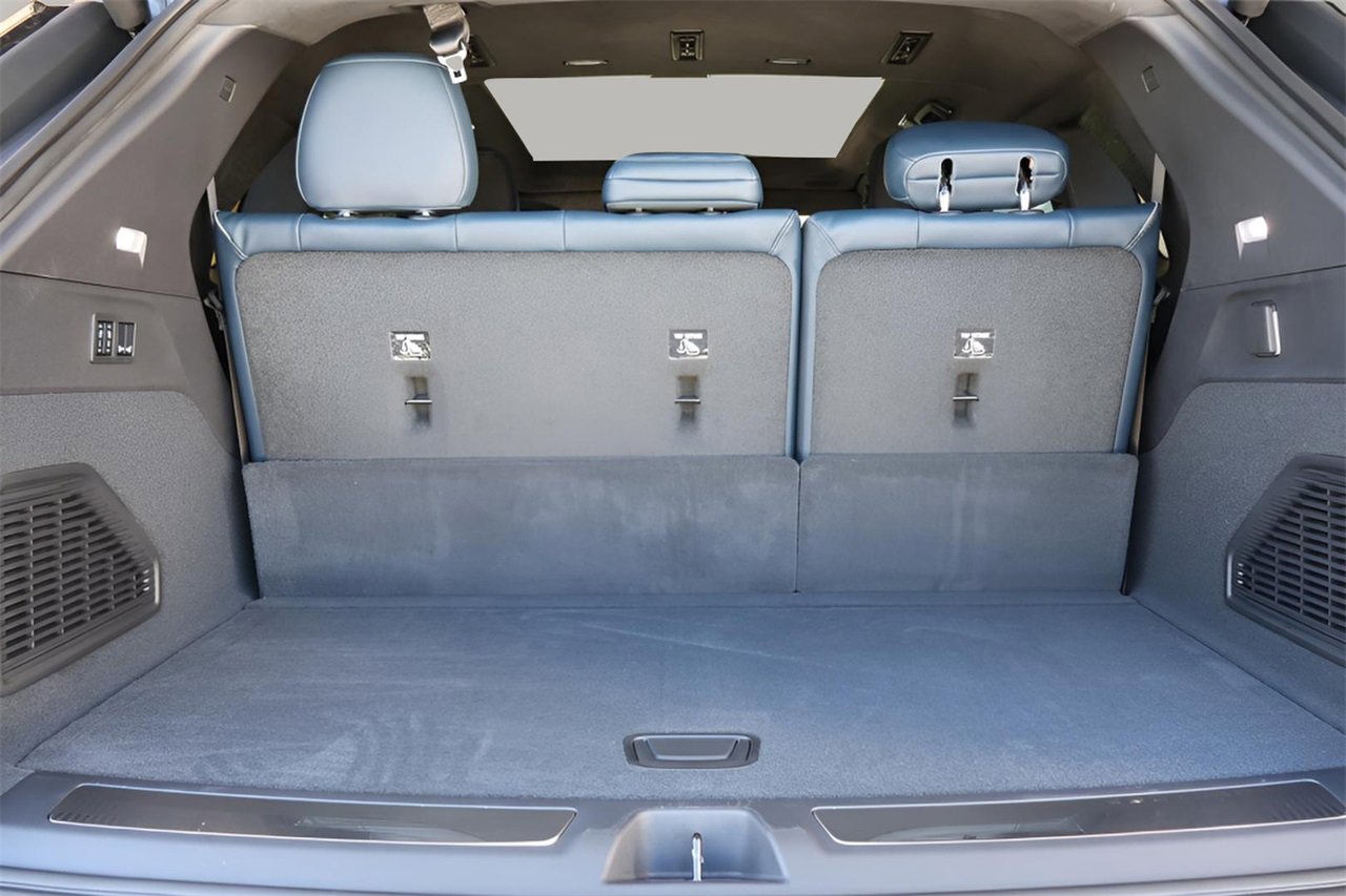 New 2025 Cadillac Escalade IQ Luxury 2 w/ LPO, Radiant Package image 29