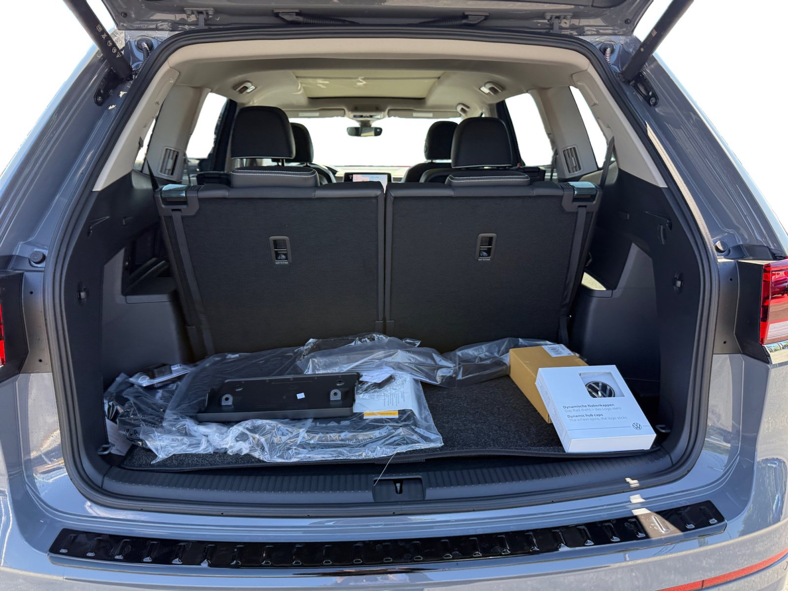 New 2026 Volkswagen Atlas SEL Premium R-Line AWD/4WD image 17