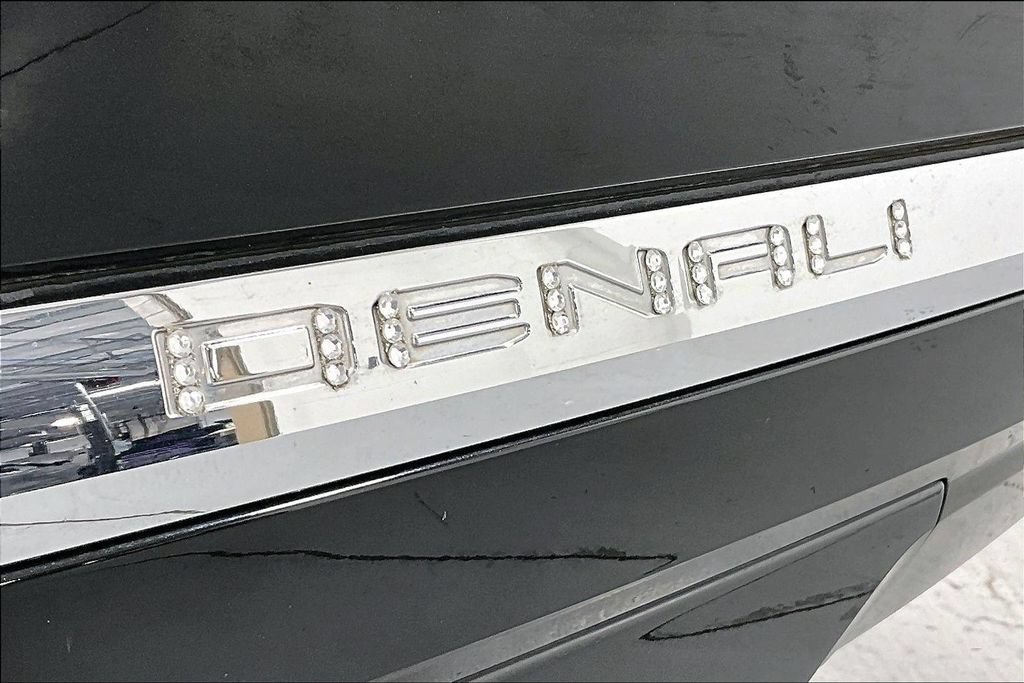 Used 2022 GMC Acadia Denali w/ Denali Ultimate Package FWD image 39
