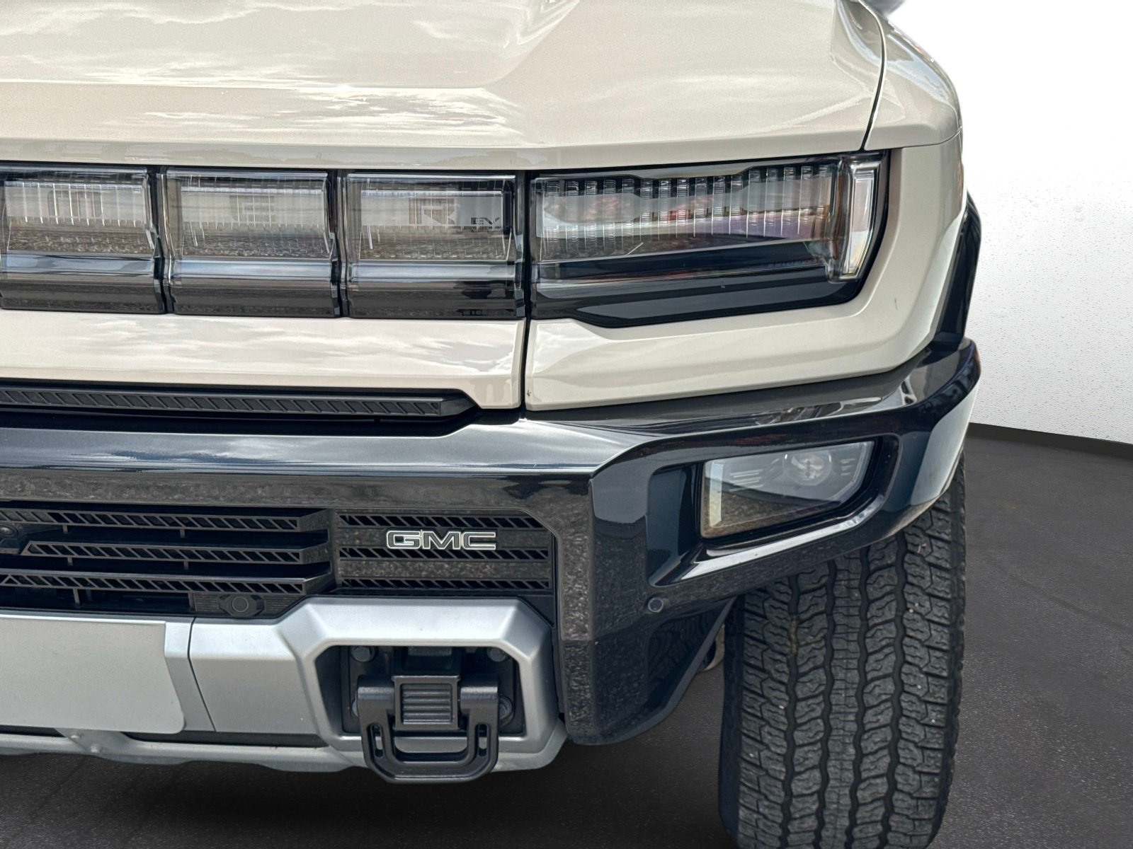 Used 2026 GMC Hummer EV SUV AWD/4WD image 9