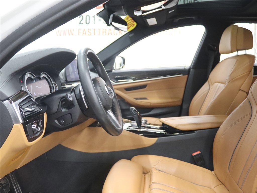 Used 2019 BMW M550i xDrive image 14