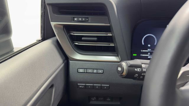 Used 2025 Lexus GX 550 550 Premium w/ Accessory Package (2T) image 32