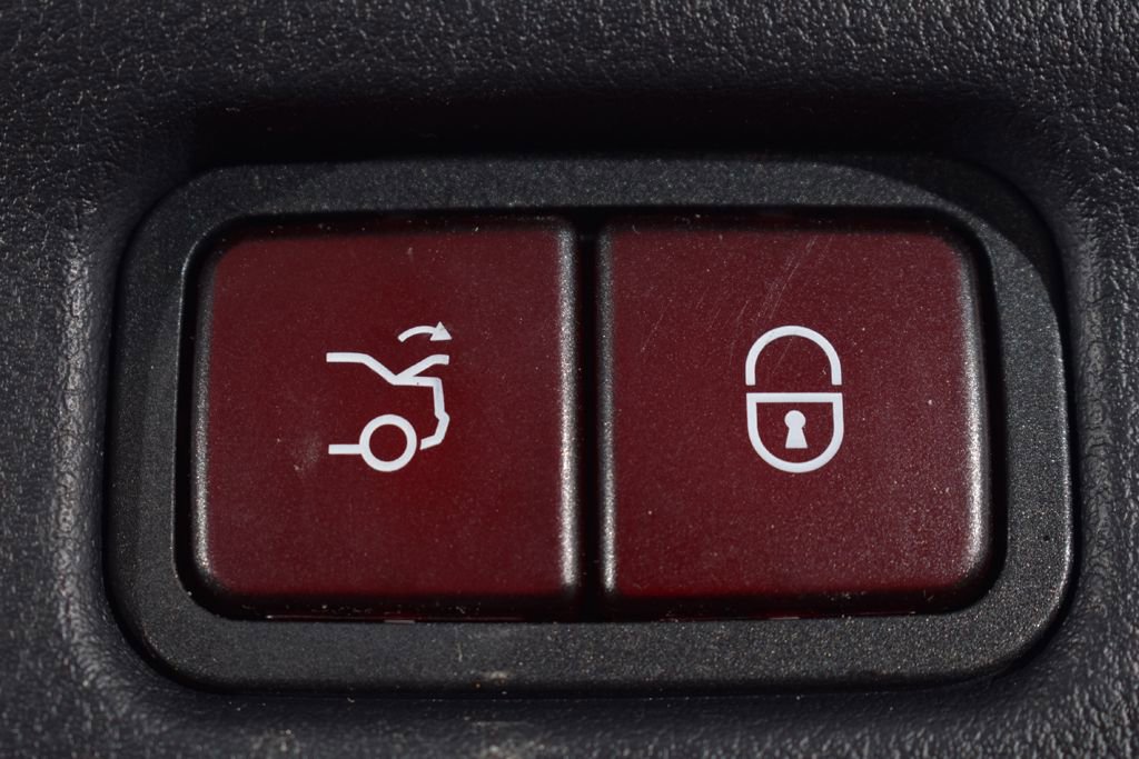 Certified 2023 Mercedes-Benz C 300 4MATIC Sedan image 5