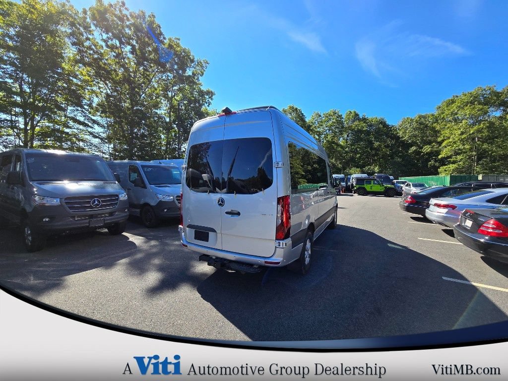 Used 2024 Mercedes-Benz Sprinter 2500 image 8