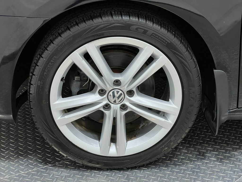 Used 2015 Volkswagen Passat TDI SE image 34