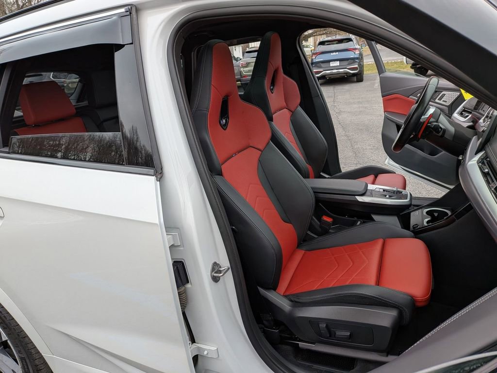 Used 2024 BMW X1 M35i w/ Premium Package image 23