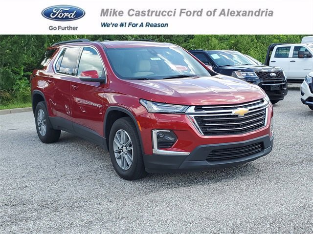 Used 2023 Chevrolet Traverse LT w/ Rear Camera Mirror Package