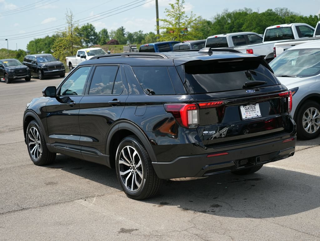Used 2025 Ford Explorer ST-Line RWD image 7