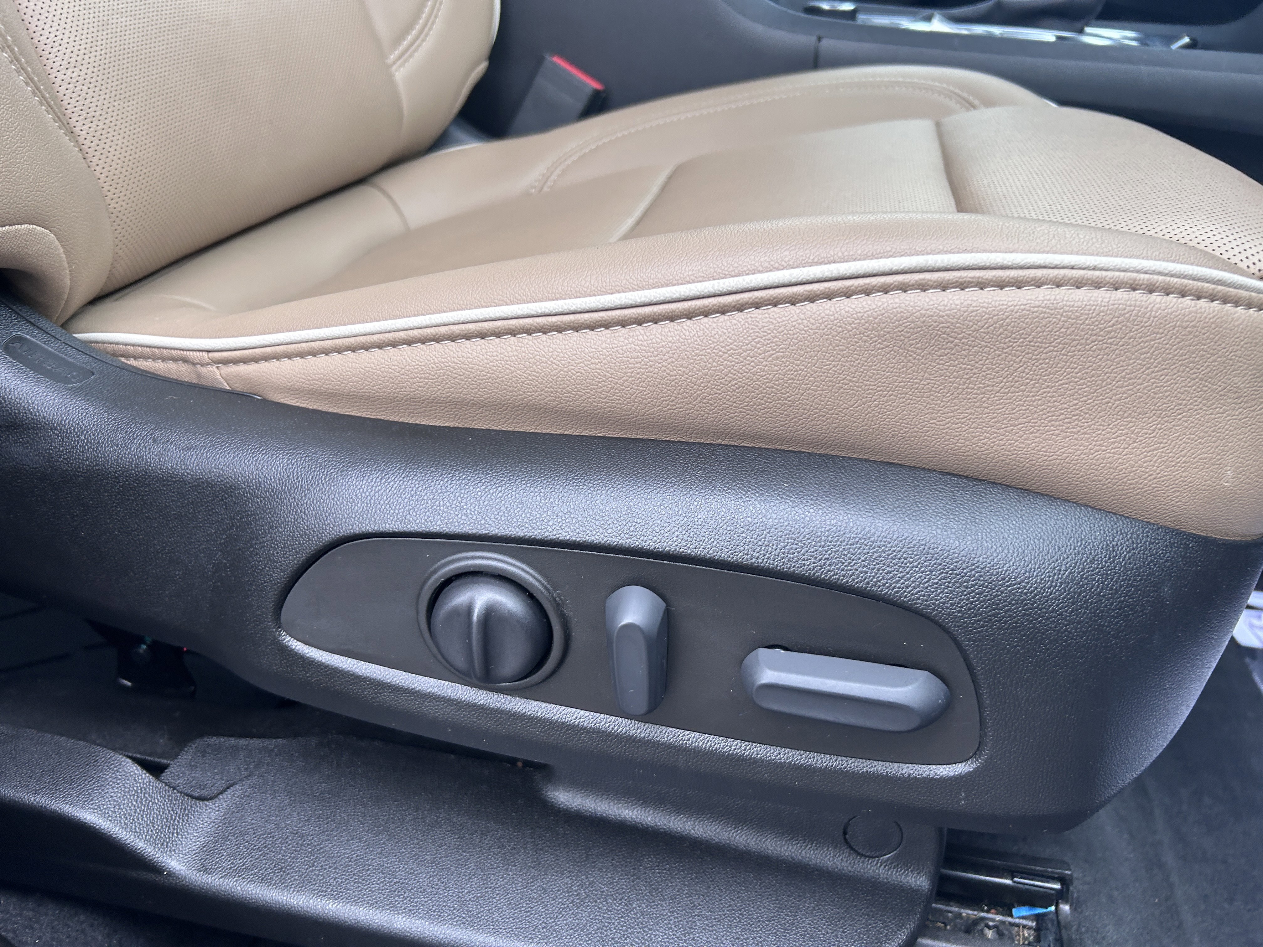 Used 2022 Chevrolet Traverse Premier w/ LPO, Floor Liner Package image 28