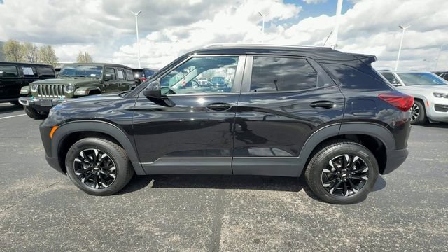 Used 2023 Chevrolet TrailBlazer LT w/ Convenience Package AWD/4WD image 5