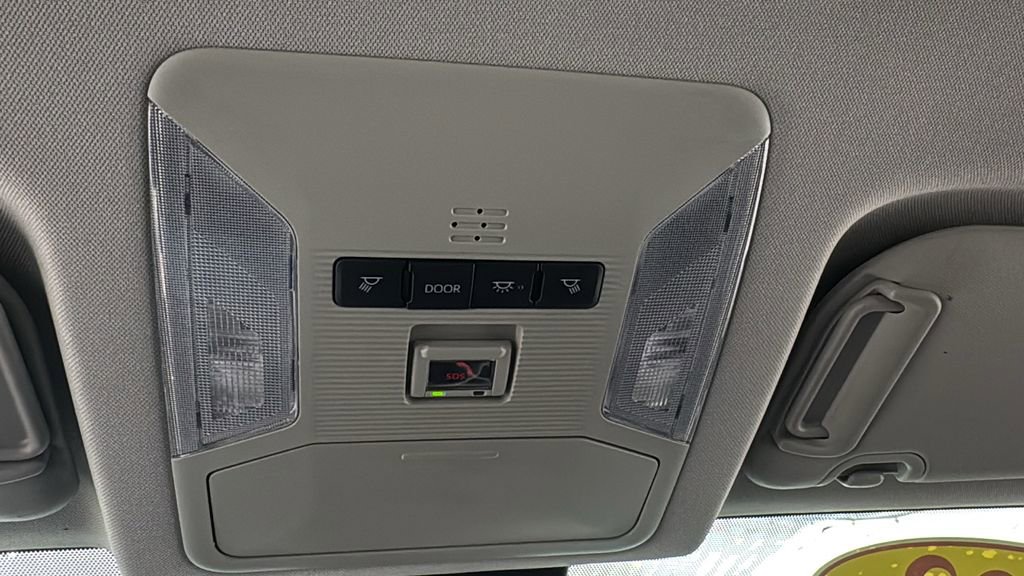 Used 2022 Toyota RAV4 XLE image 29