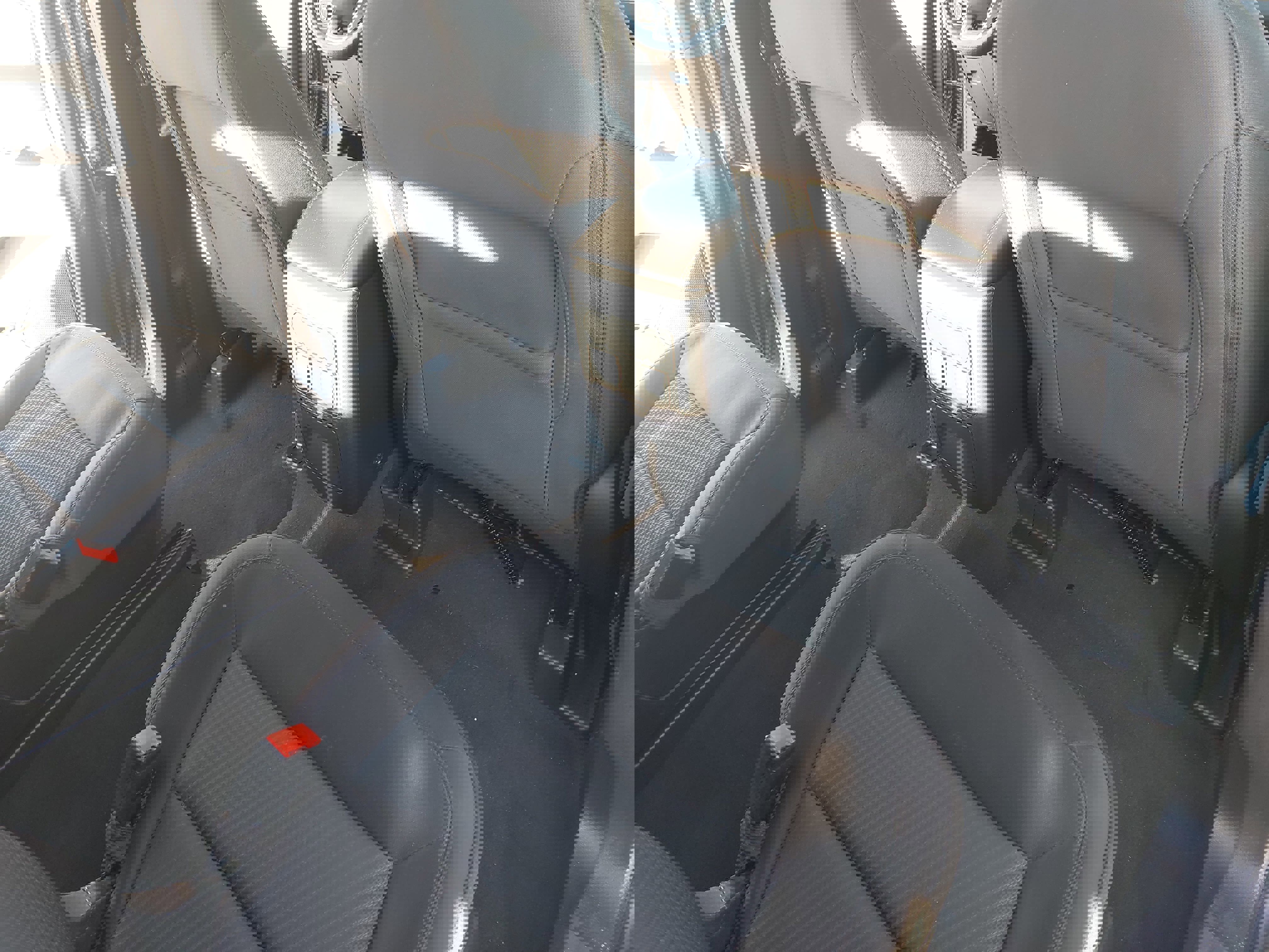 Used 2023 Ford Explorer XLT image 12