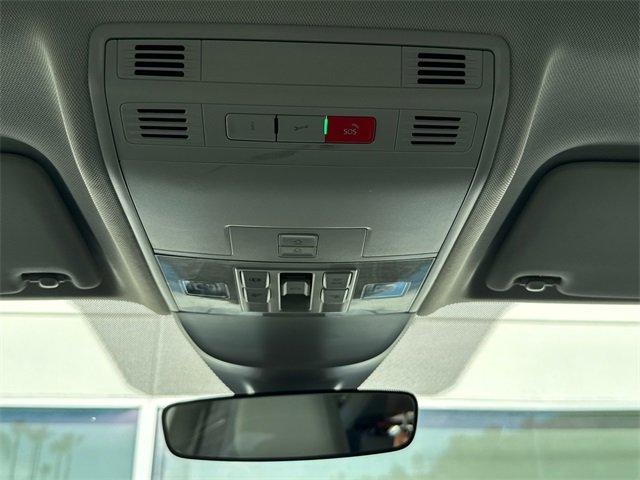 Certified 2023 Volkswagen Taos SE w/ Panoramic Sunroof Package image 32