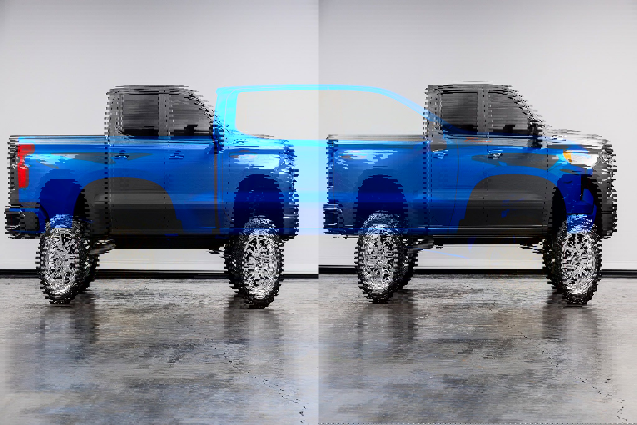 Used 2023 Chevrolet Silverado 1500 RST AWD/4WD image 24