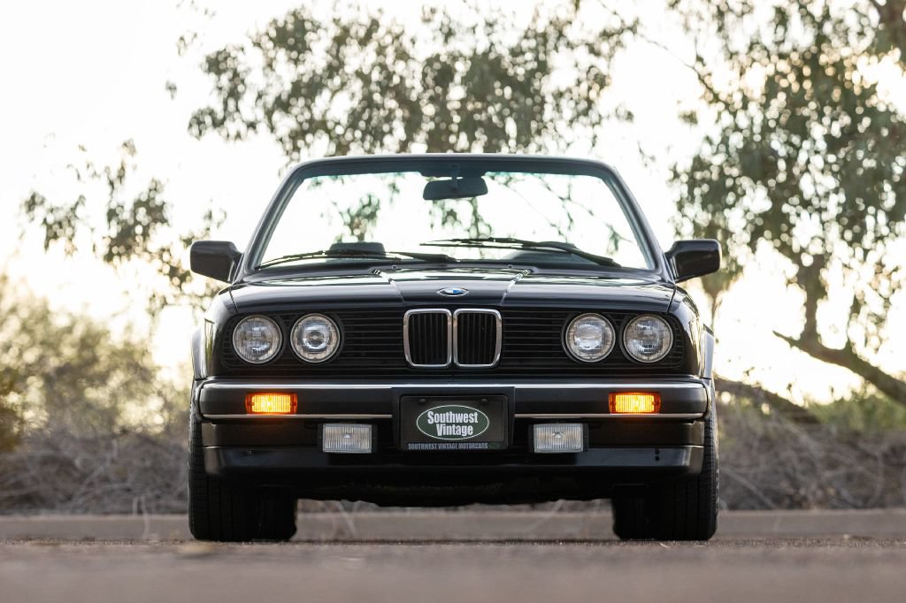Used 1990 BMW 325i Convertible RWD image 15