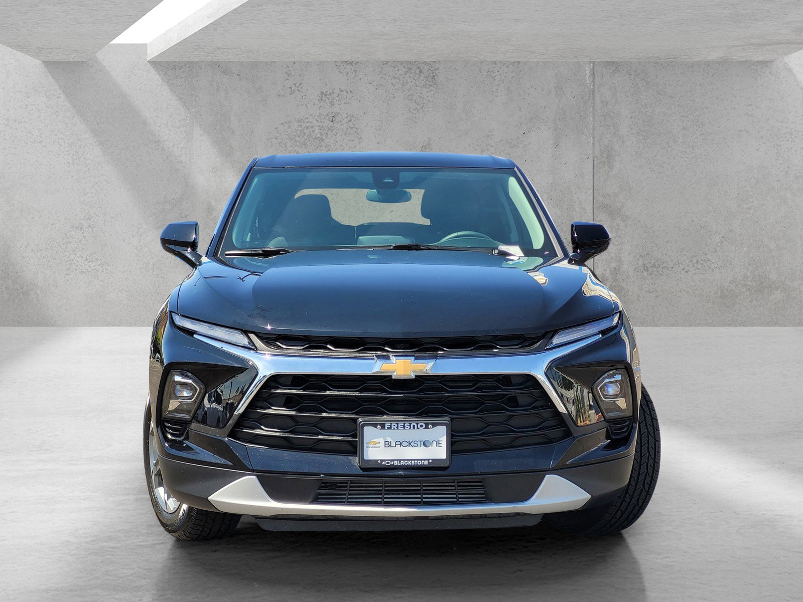Used 2025 Chevrolet Blazer LT AWD/4WD image 2