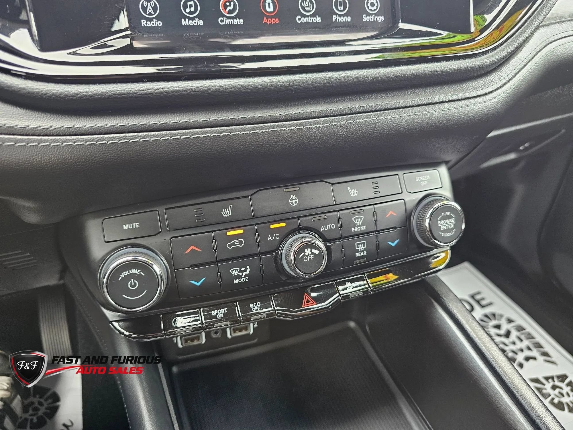 Used 2023 Dodge Durango SXT RWD image 25