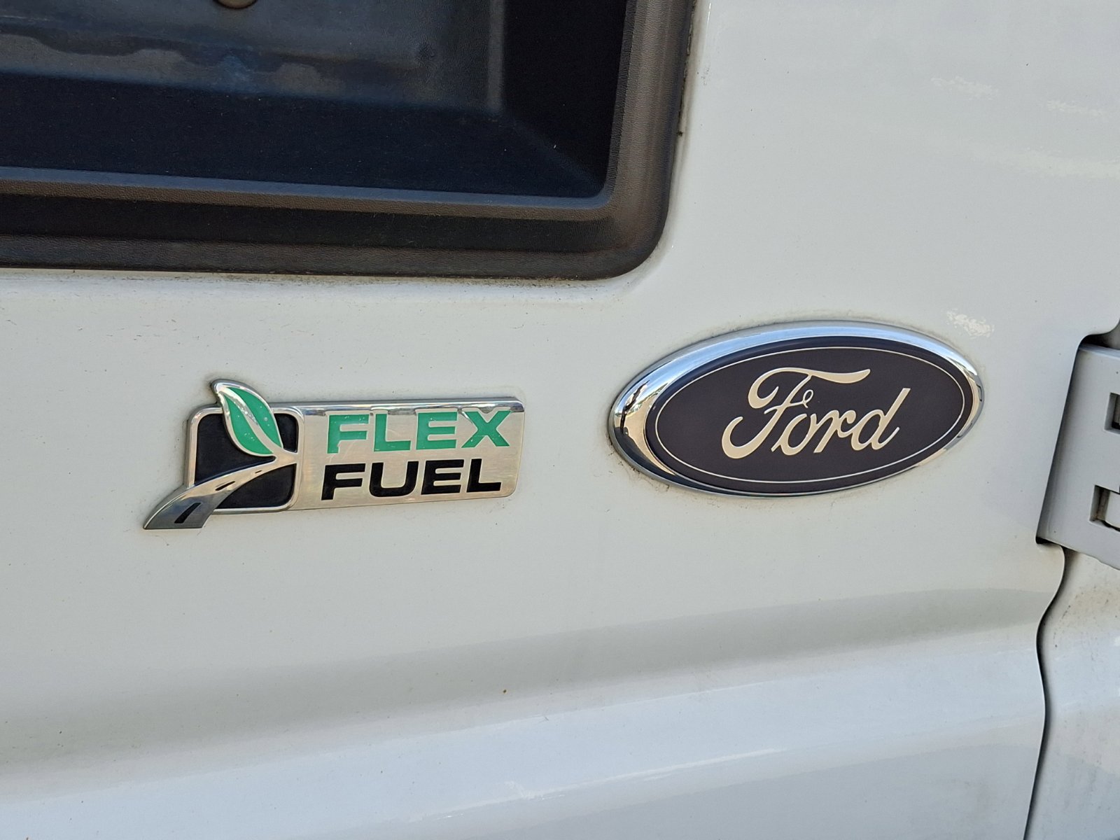 Used 2011 Ford E-250 and Econoline 250 Extended w/ Commercial Cargo Van Pkg image 32