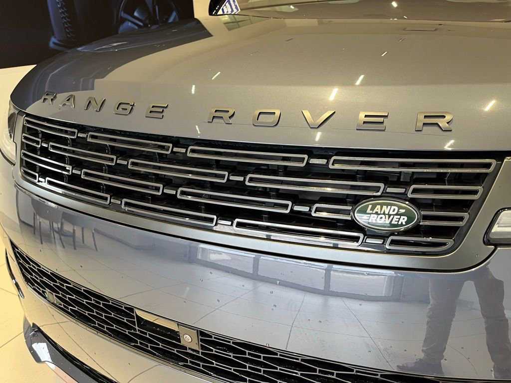 Used 2023 Land Rover Range Rover Sport First Edition image 14