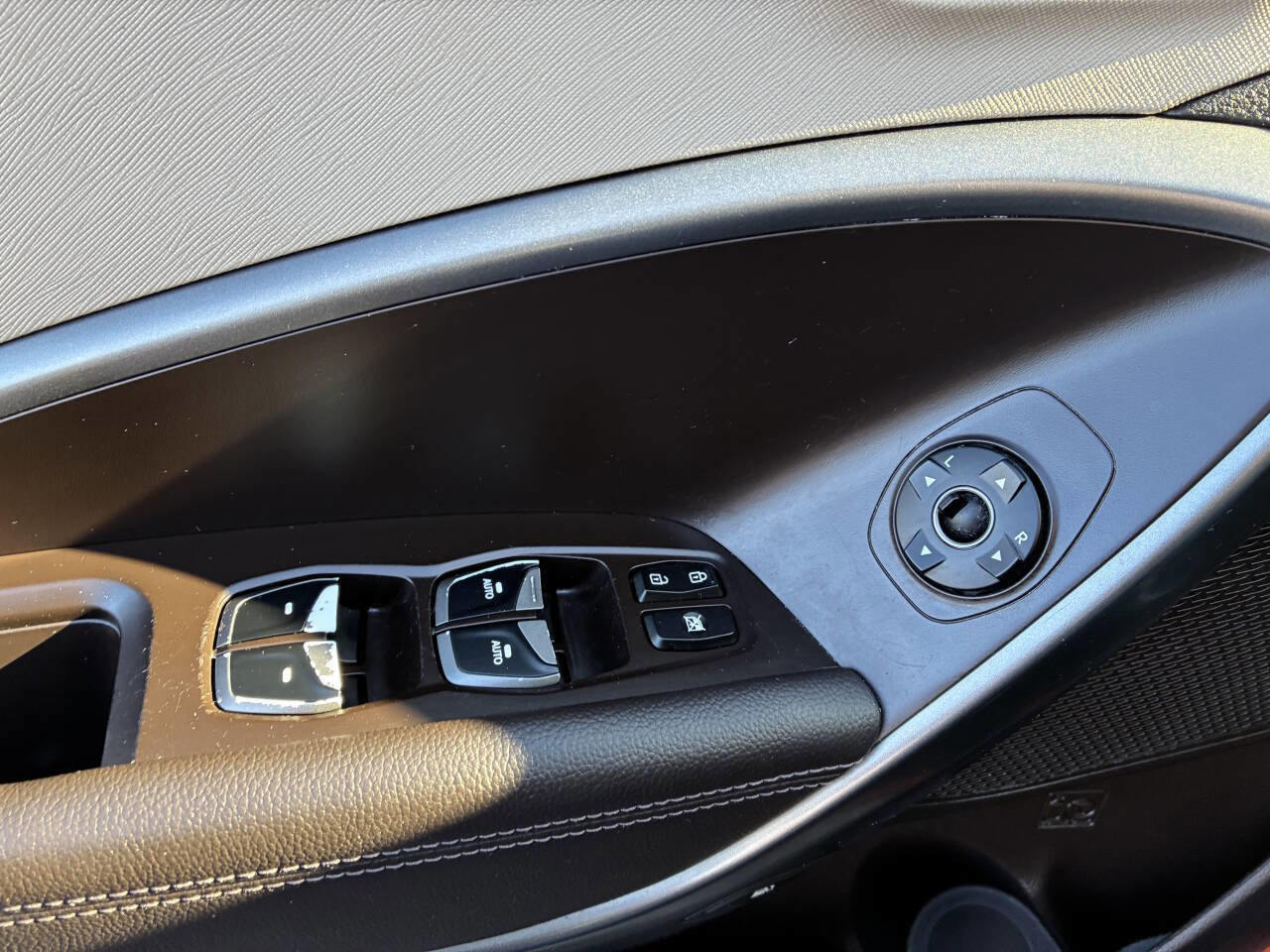 Used 2017 Hyundai Santa Fe Sport image 13