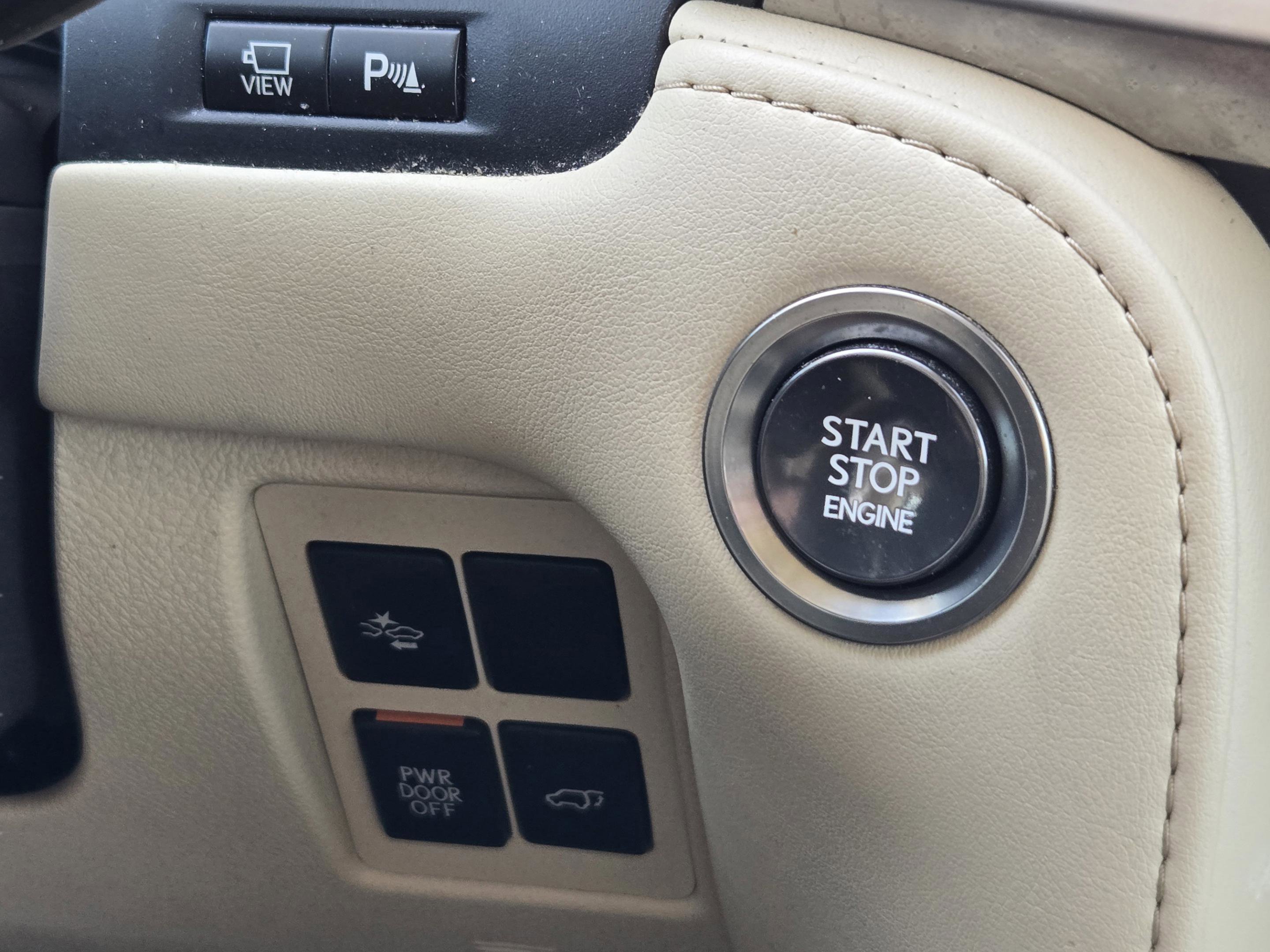 Used 2020 Lexus LX 570 4WD w/ Luxury Package image 30