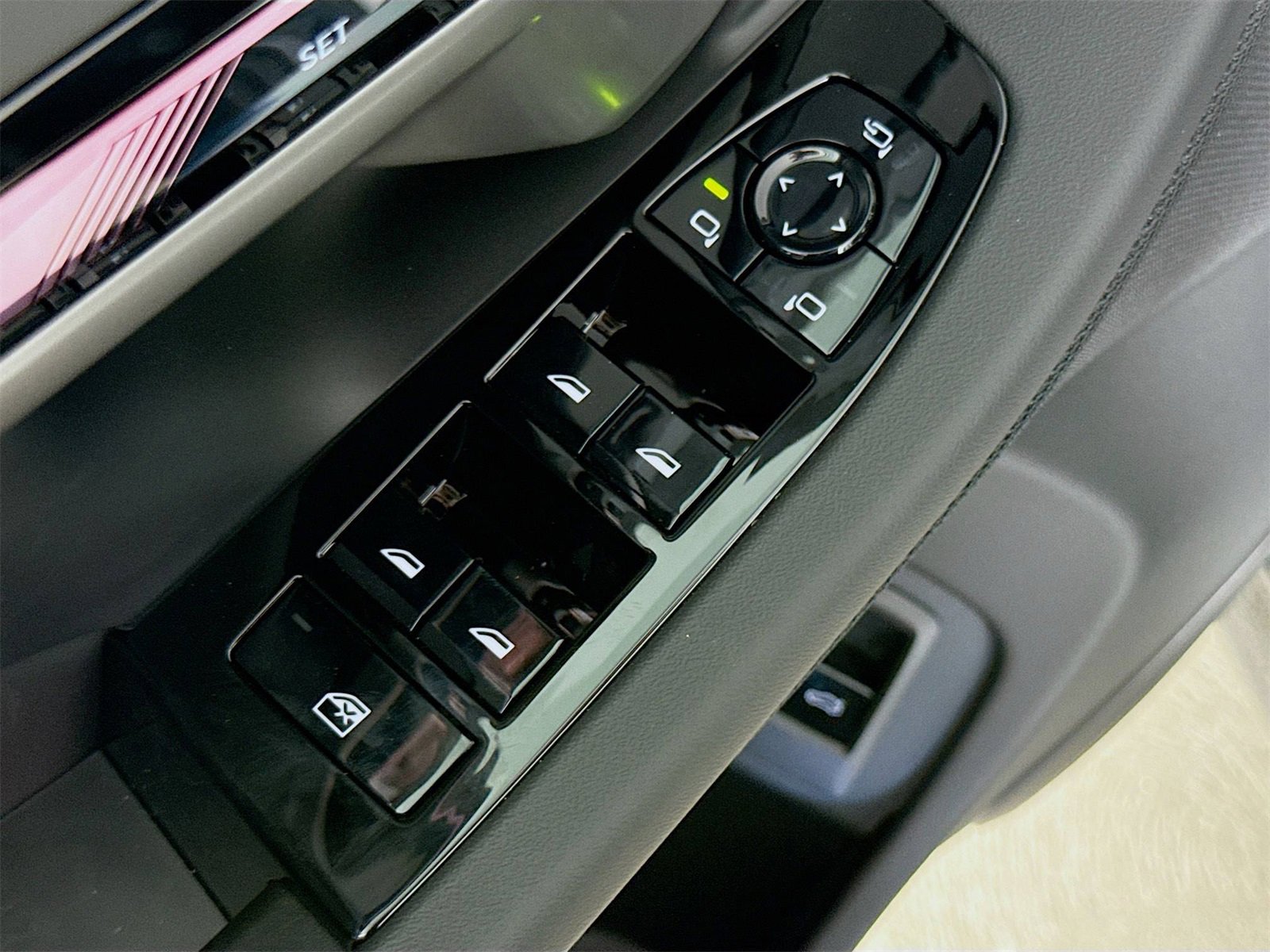 New 2026 BMW 540i xDrive w/ M Sport Package image 18