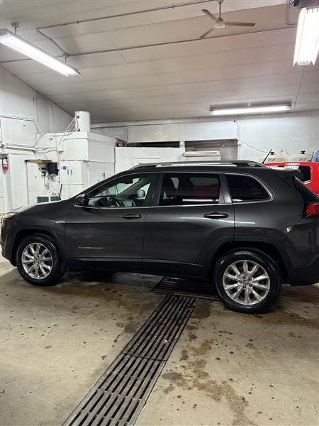 Used 2015 Jeep Cherokee Limited w/ Trailer Tow Group image 17