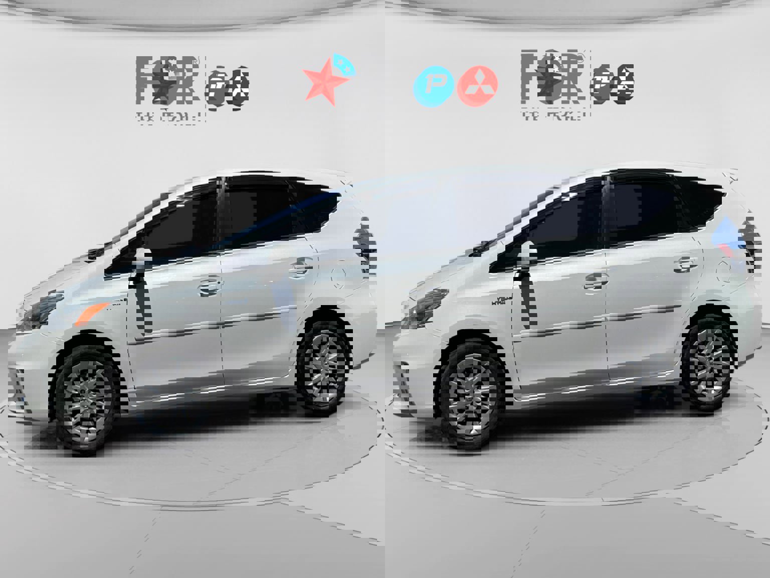 Used 2013 Toyota Prius V Two FWD image 2