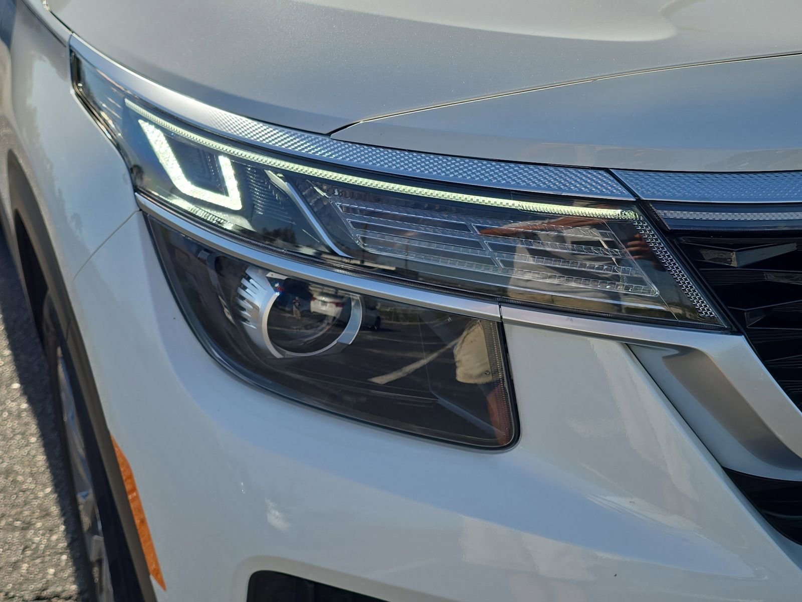 Used 2023 Kia Seltos S w/ Navigation Package image 7