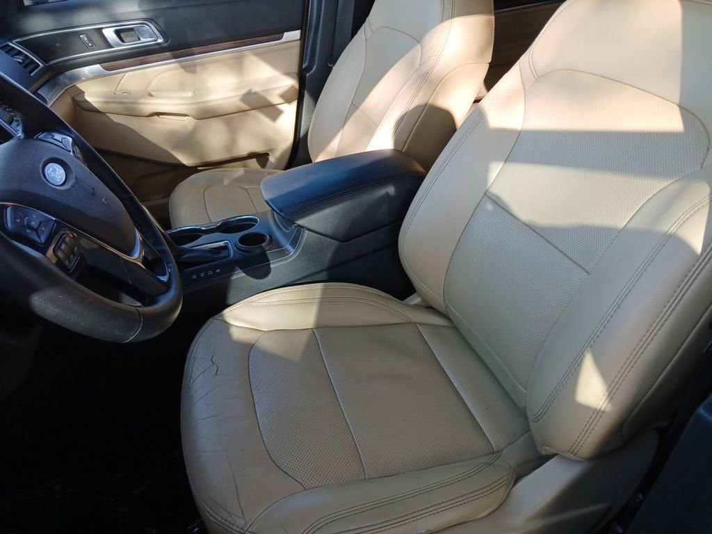 Used 2017 Ford Explorer Limited image 10