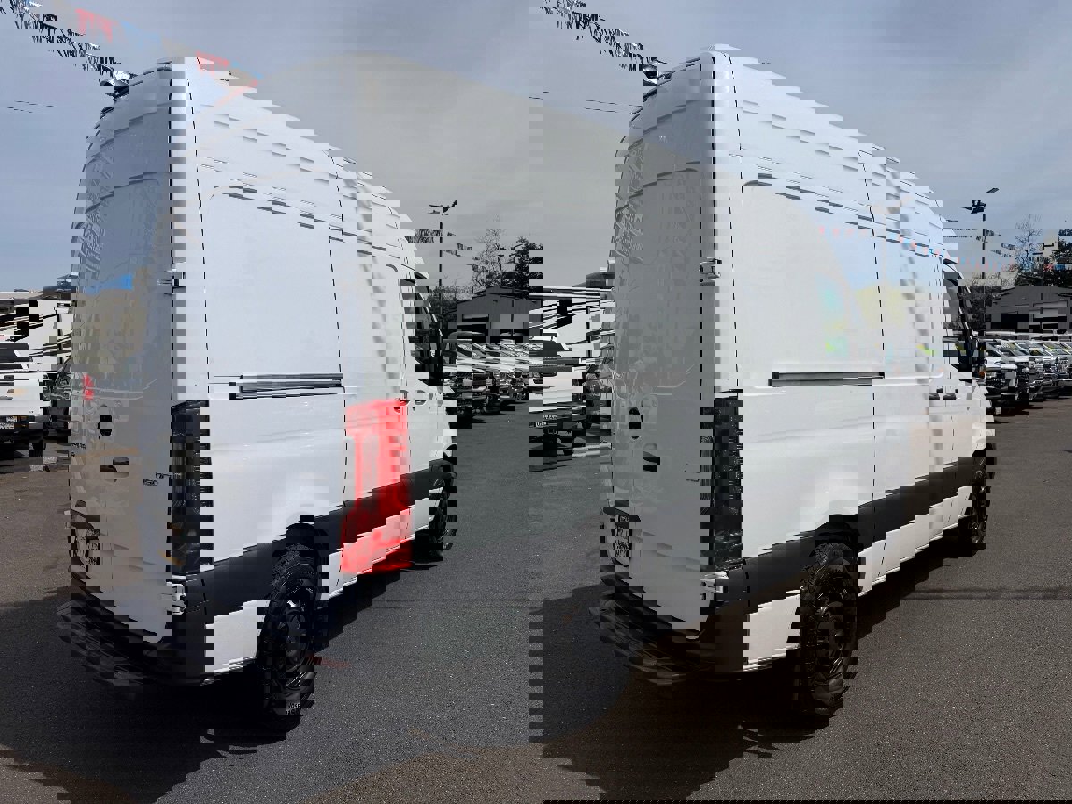 Used 2020 Mercedes-Benz Sprinter 1500 image 9