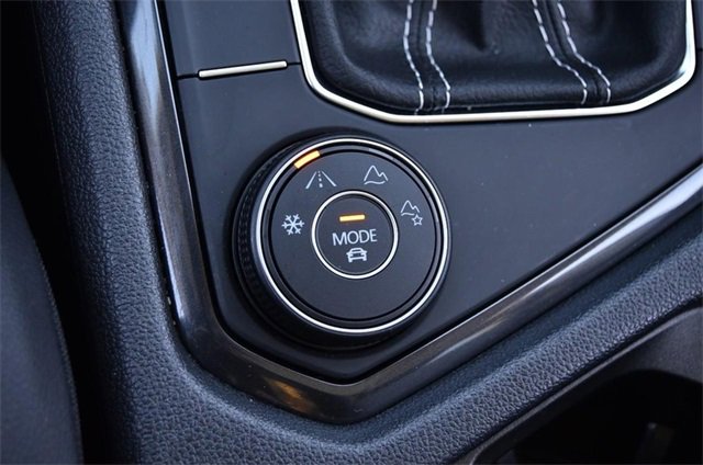 Certified 2022 Volkswagen Tiguan SE image 16