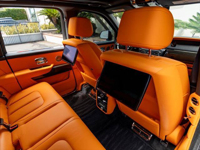 Certified 2023 Rolls-Royce Cullinan Black Badge w/ Driver's Package AWD/4WD image 31