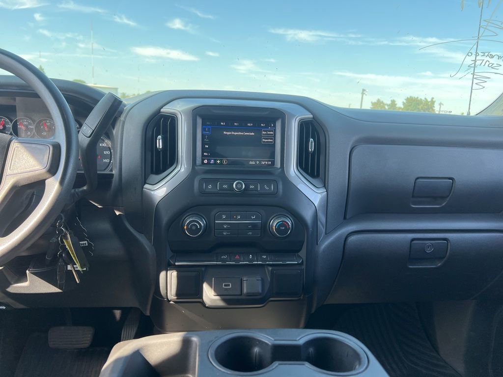 Used 2020 Chevrolet Silverado 1500 Custom w/ Custom Value Package RWD image 12