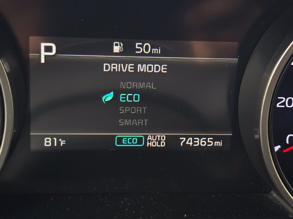 Used 2024 Kia Carnival LX FWD image 23