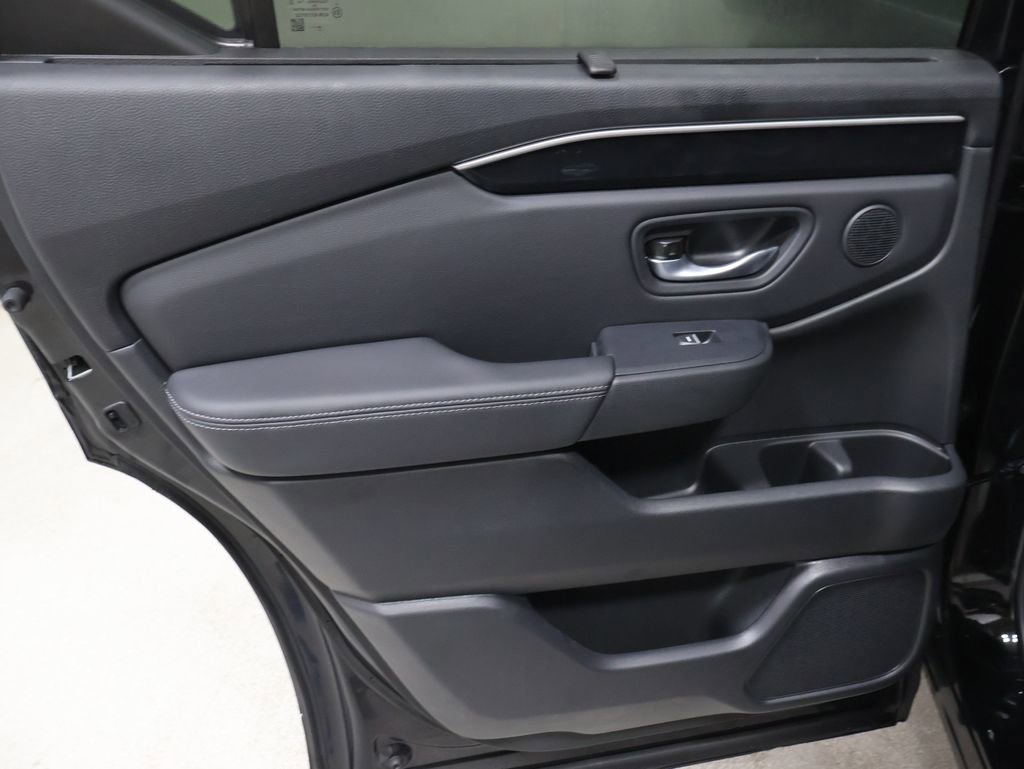 New 2025 Honda Pilot Touring image 17