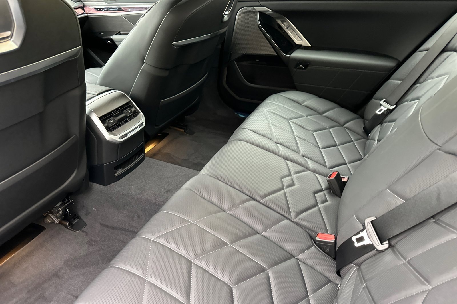 New 2026 BMW i7 xDrive60 image 9