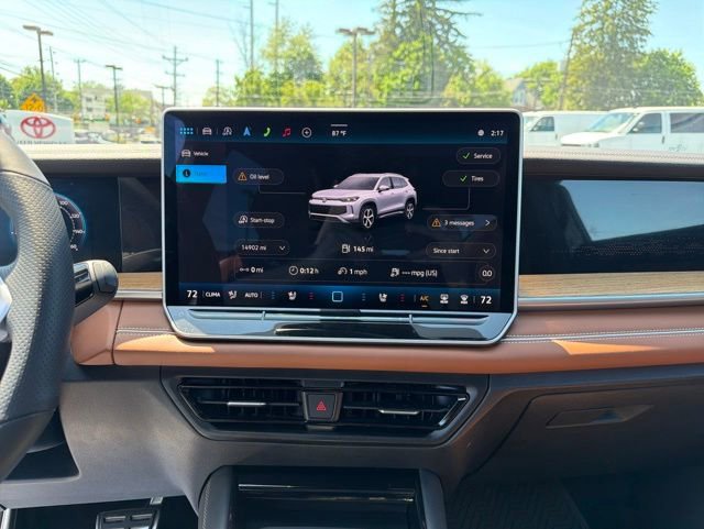 Used 2025 Volkswagen Tiguan SEL R-Line AWD/4WD image 18