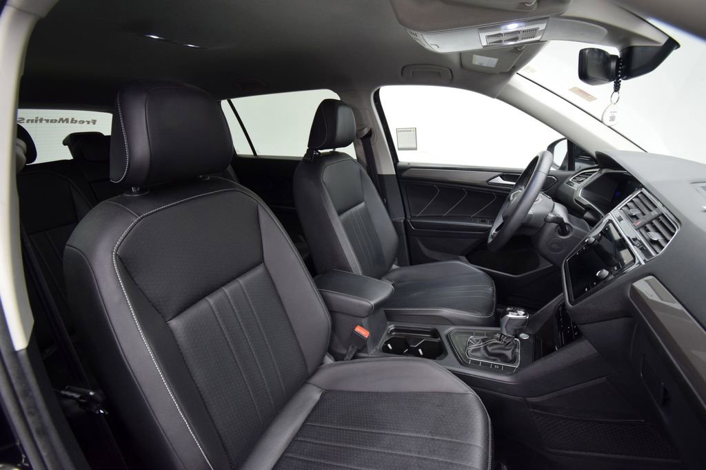 Used 2023 Volkswagen Tiguan SE image 15