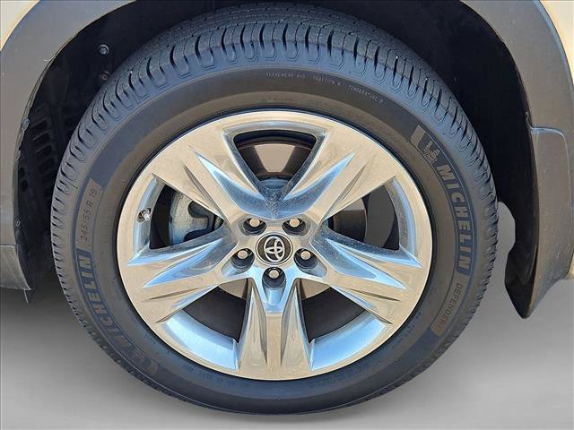 Used 2016 Toyota Highlander Limited w/ Driver Technology Package AWD/4WD image 30
