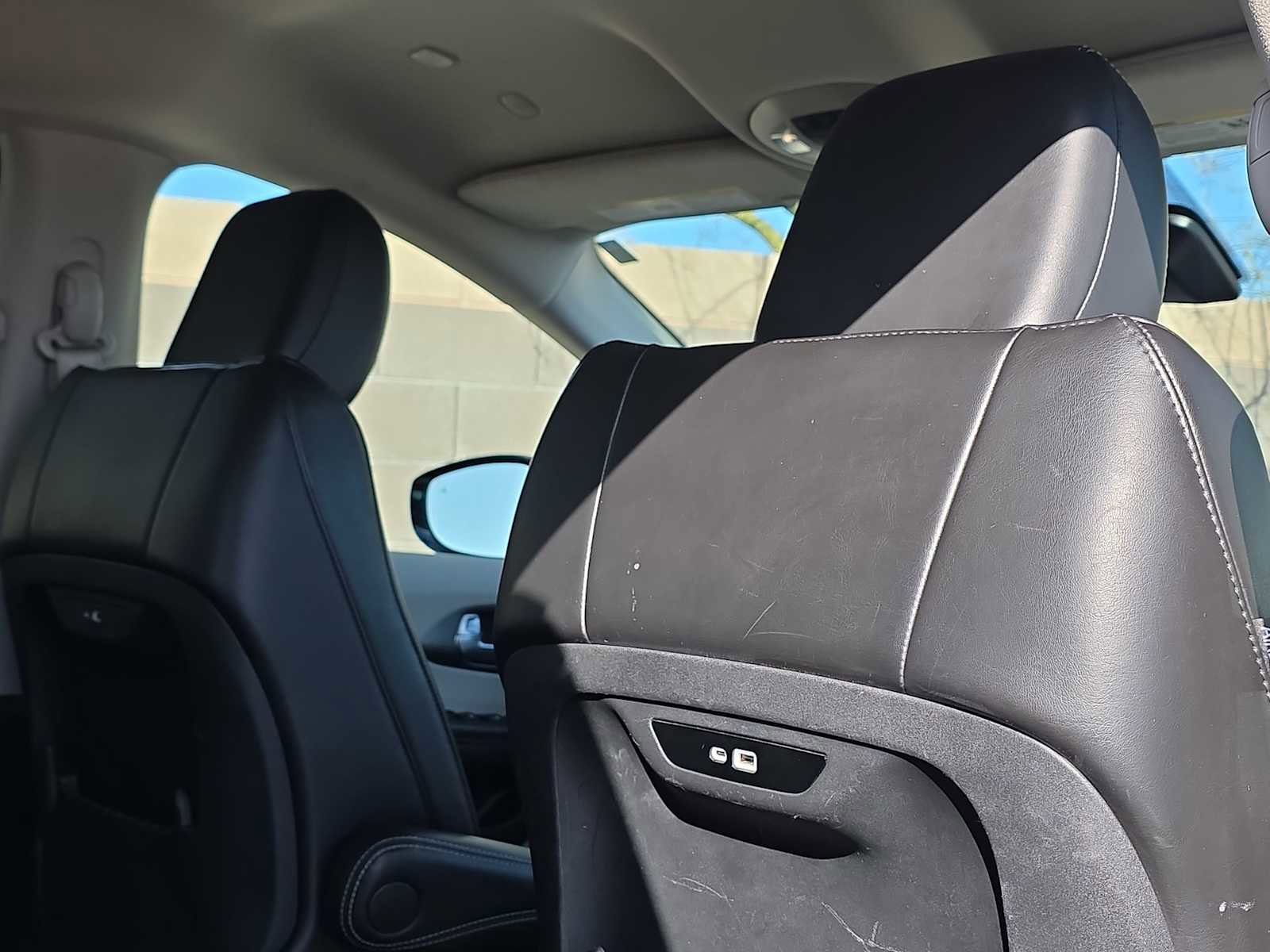 Used 2024 Chrysler Pacifica Limited FWD image 16