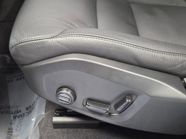 Certified 2025 Volvo XC60 B5 Plus image 11