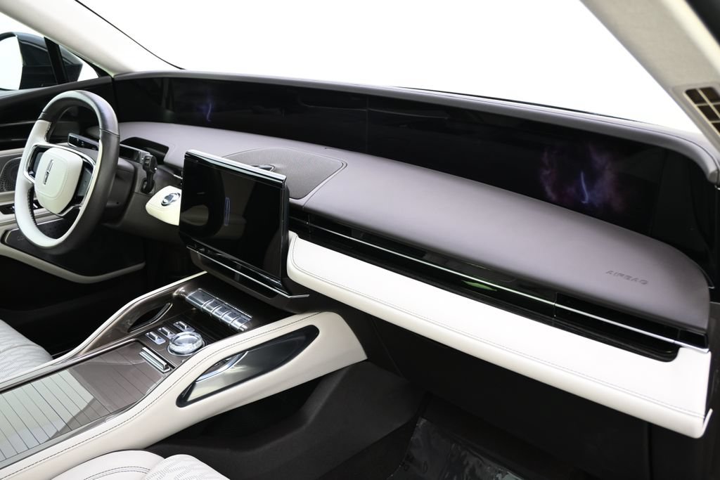 Certified 2024 Lincoln Nautilus Black Label AWD/4WD image 12