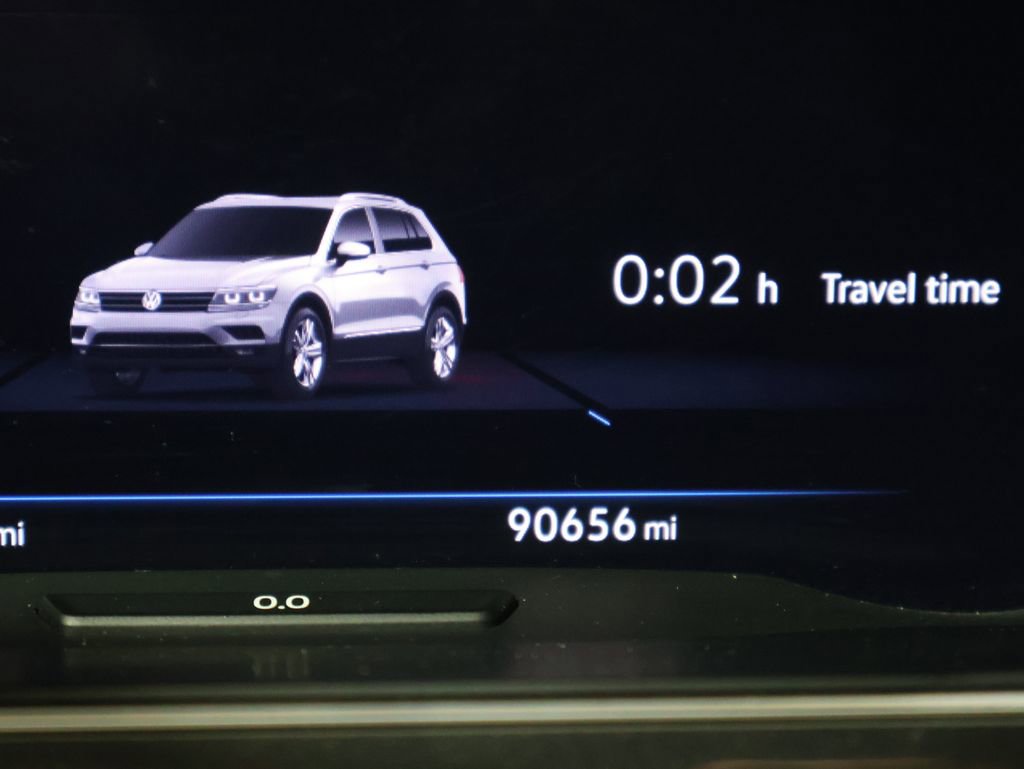 Used 2018 Volkswagen Tiguan SEL Premium w/ 3rd Row Seat Package image 40